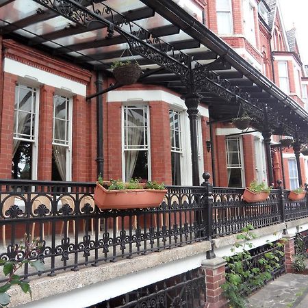Glen Usk Hotel Llandrindod Wells Ngoại thất bức ảnh
