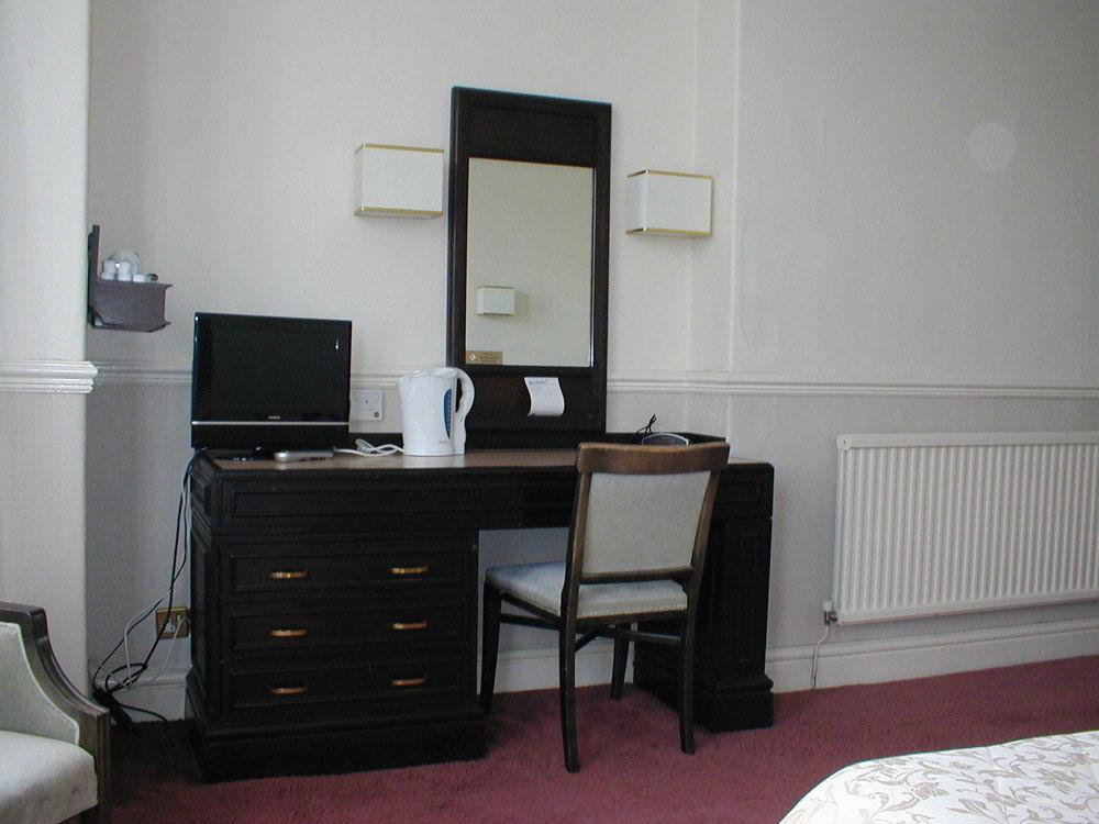 Glen Usk Hotel Llandrindod Wells Ngoại thất bức ảnh