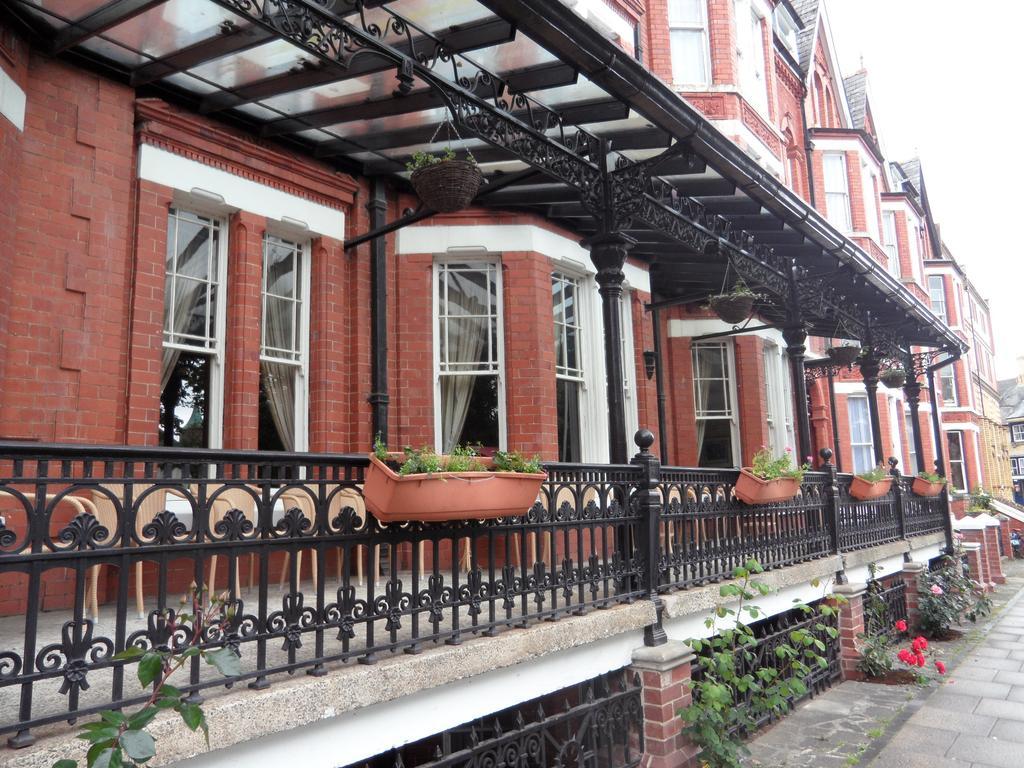 Glen Usk Hotel Llandrindod Wells Ngoại thất bức ảnh